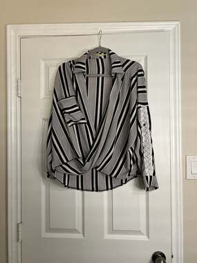 Gianni Bini Black & White Striped Lace Trim Wrap Blouse Size M